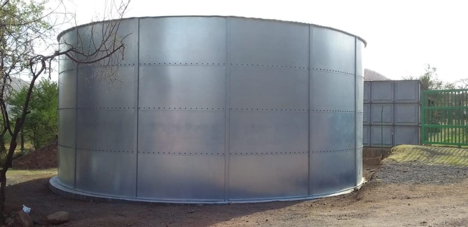 Sectional reservoir